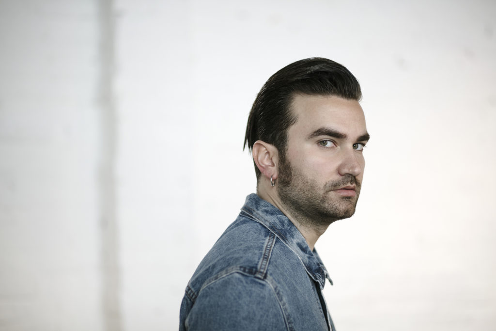 Litigare, il disco "onesto" di Davide Petrella (VIDEO)